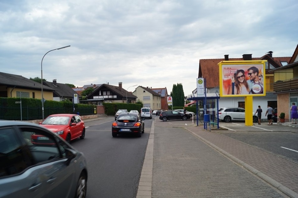 großflächenplakate-auf-pfosten